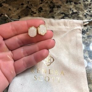 Kendra Scott Taylor Earrings